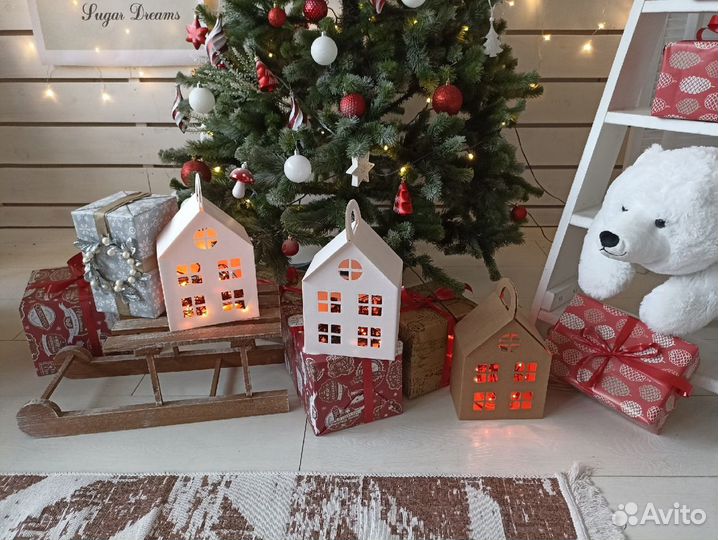 Коробка подарочная домик из плотного картона