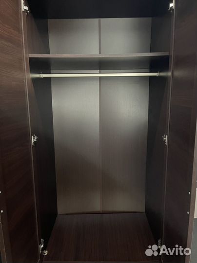 Шкаф с зеркалом