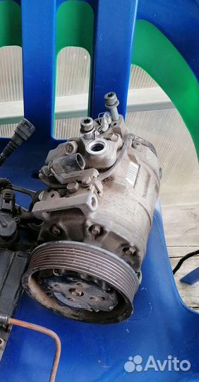Компрессор кондиционера Volkswagen Touareg AXQ