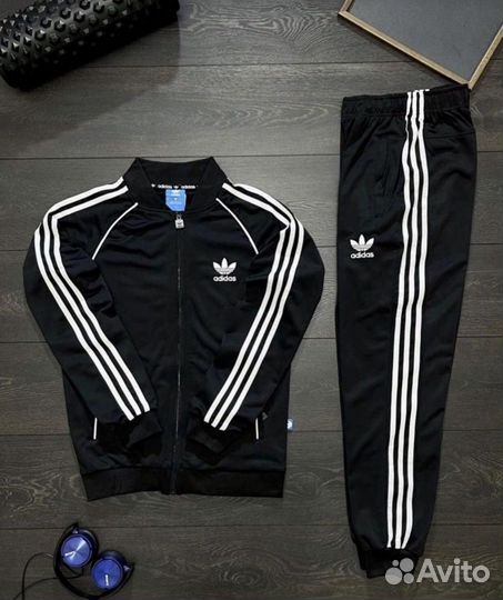 Спортивныe костюмы adidas