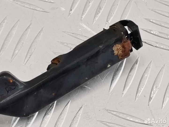 Щеткодержатель (поводок стеклоочистителя, дворник)