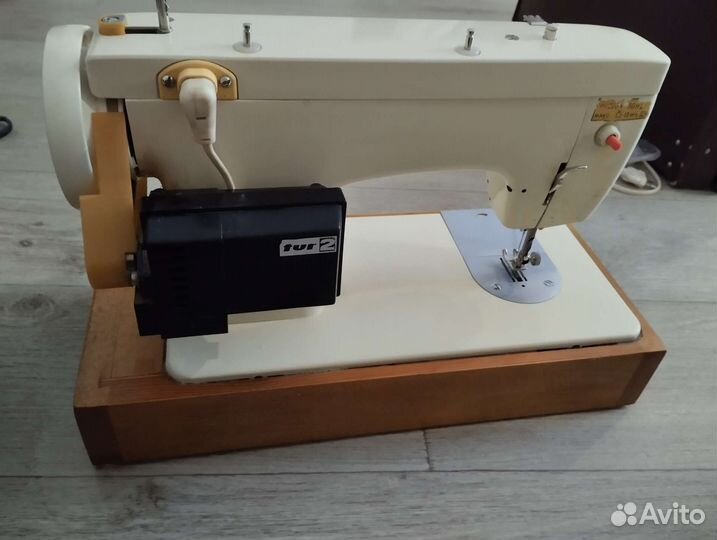 Швейная машина Чайка 132м