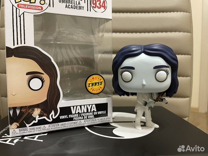 Funko pop 934 The Umbrella Academy Vanya Chase