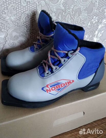 Лыжные ботинки, 35 размер