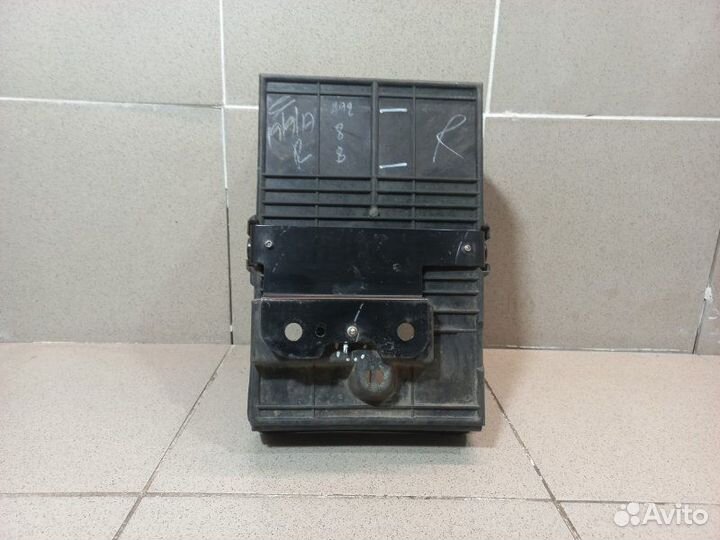 Крепление АКБ (корпус/подставка) Mercedes-Benz