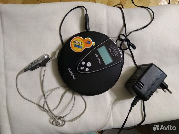 Портативный плеер с FM радио Samsung MCD-CF370