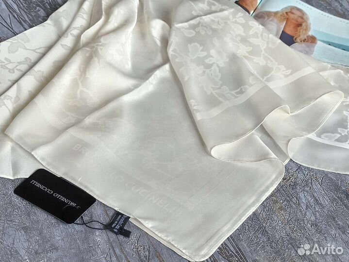 Платок Шелковый Жаккардовый Молочный 12 расцветок