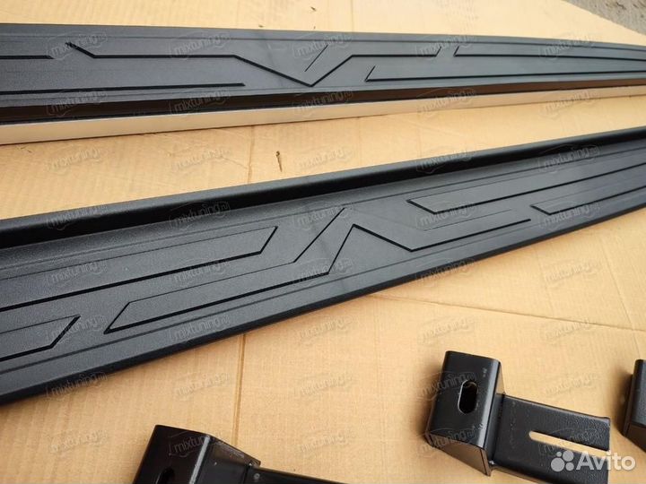 Пороги, подножки Infiniti QX60 2016-2020 (новые)