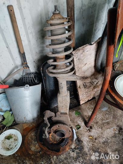 Стойки передние на ауди 80