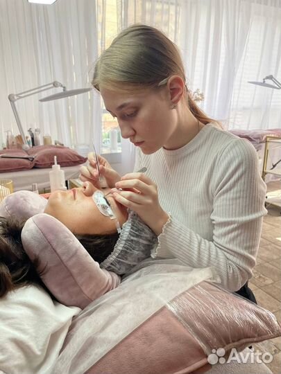 Наращивание ресниц модель