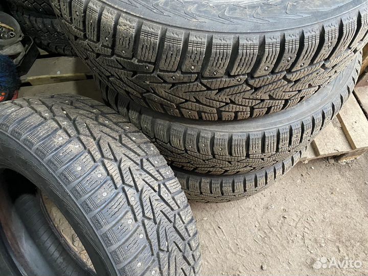 Nokian Tyres Hakkapeliitta 7 215/65 R16