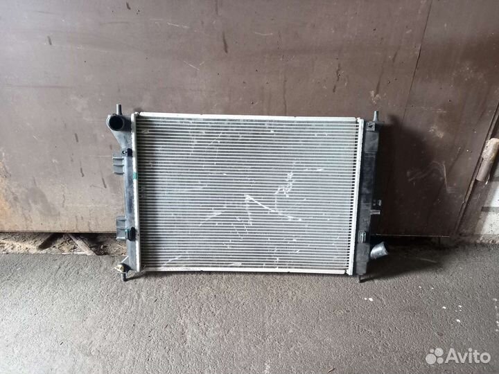 Радиатор охлаждения Kia Cerato 3 / Ceed 2 JD