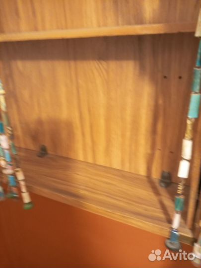 Шкафчик навесной