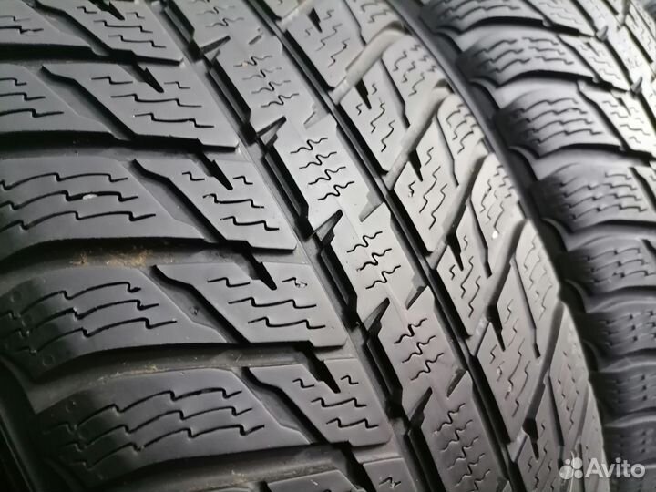 Nokian Tyres WR SUV 3 215/70 R16