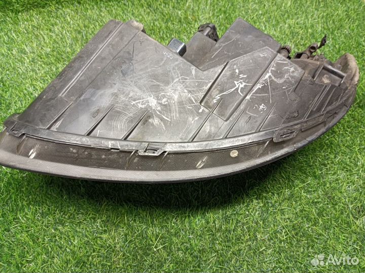 Фара передняя правая Hyundai Santa Fe 2