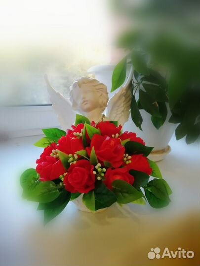 Композиция из мыла в гипсовом кашпо