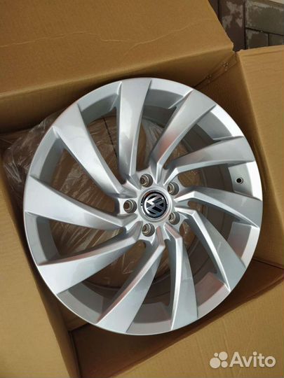 R18/5/112 Диски VW Passat, Tiguan Rosario Style