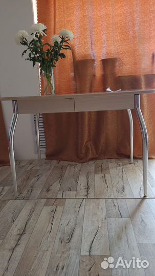 Кухонный стол