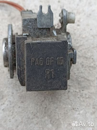 Audi A4 правая личинка замка двери