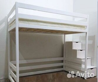 Детская кровать-чердак с лестницей-комодом