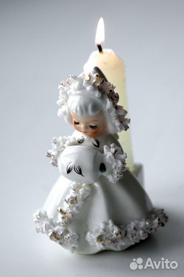 Фарфоровая статуэтка-подсвечник