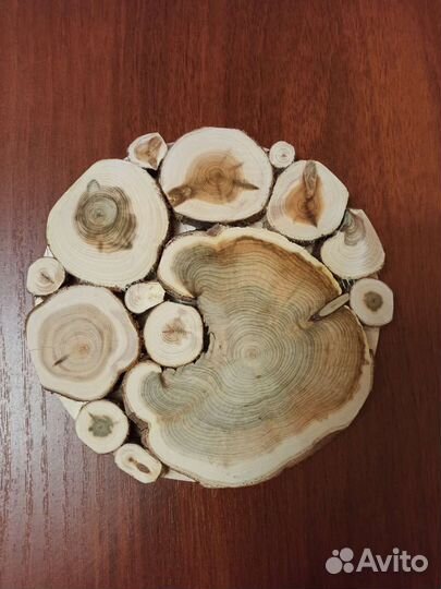 Подставка под горячее из можжевельника