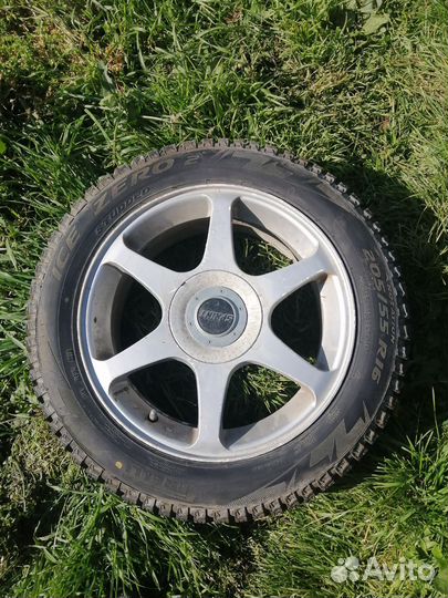 Pirelli Ice Zero 2 205/55 R16