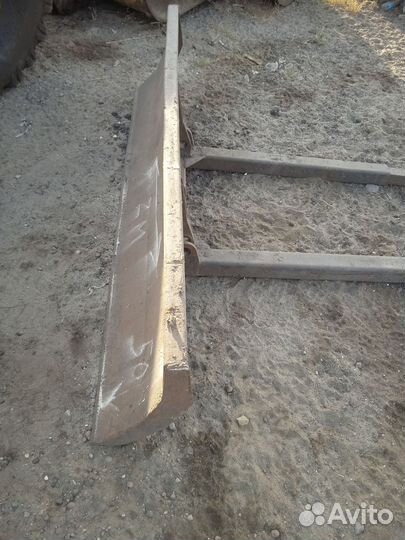 Отвал на трактор