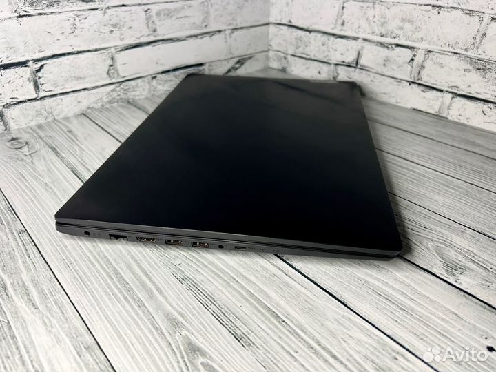 Офисный ноутбук Lenovo