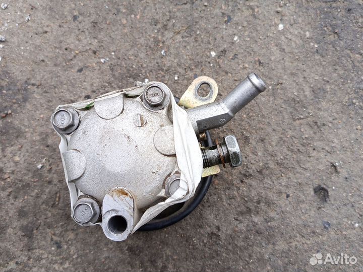 Насос гур Nissan AD