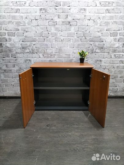 Тумба под оргтехнику