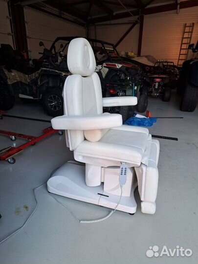 Косметологическое кресло с электроприводом
