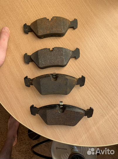 Тормозные колодки передние bmw 525i e28