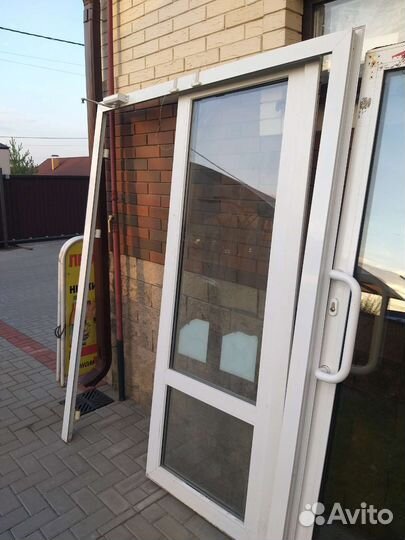 Двери пластиковые бу