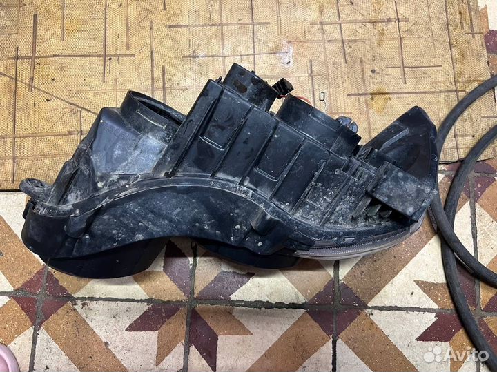 Фара правая Chevrolet Aveo t300