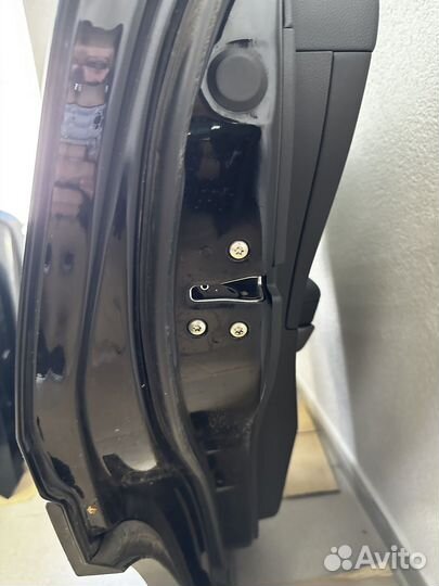 Задняя левая дверь Hyundai Grand santa fe 3