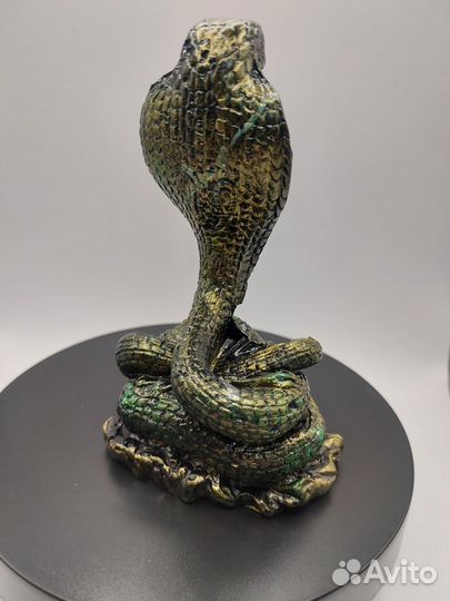 Королевская кобра.фигурка,Символ 2025 года.Зелёная