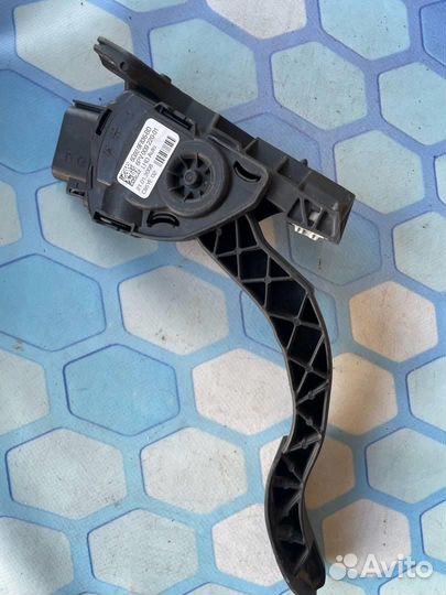 Педаль газа 6g929f836bd