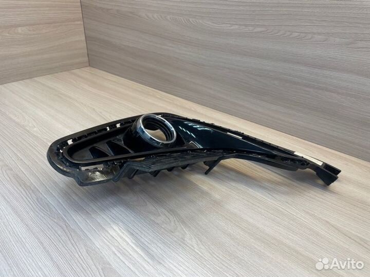 Заглушка противотуманной фары передняя правая Kia