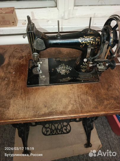 Швейная машина zinger