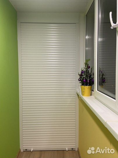 Шкаф с рольставнями на балкон на заказ с доставкой