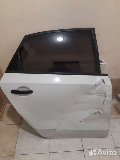 Дверь волкваген роло заднй правый