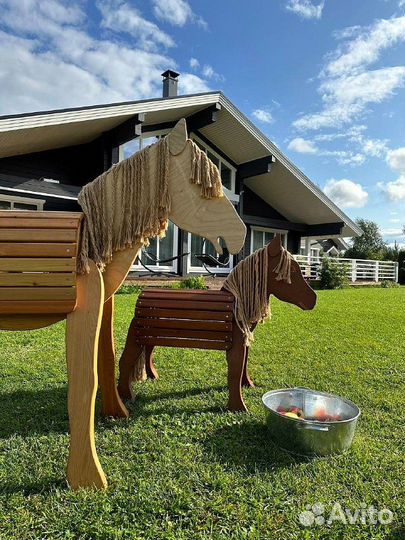 Декоративные садовые деревянные лошадки