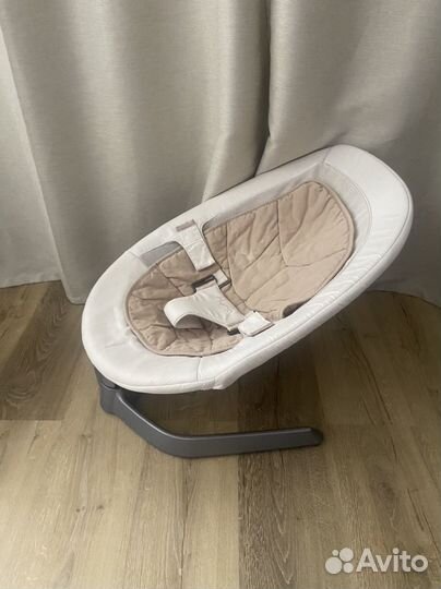 Шезлонг качалка Nuna leaf