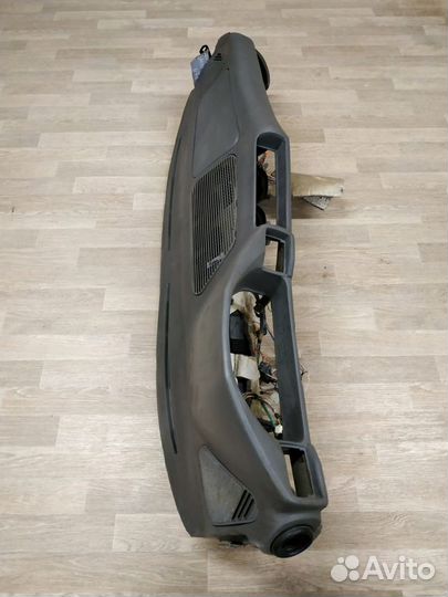 Торпедо BMW 5 Series E34 серого цвета