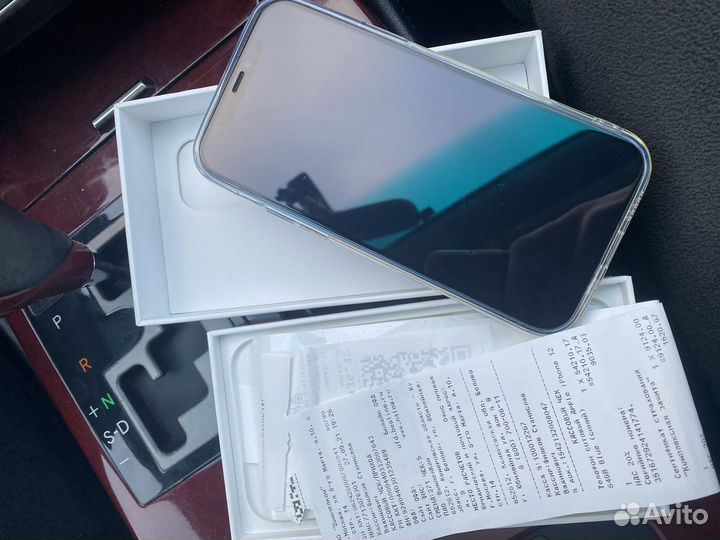 iPhone 12, 64 ГБ