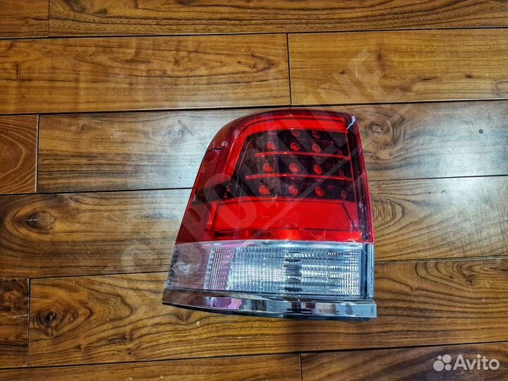 Фонарь левый Toyota Land Cruiser 200 рестайлинг