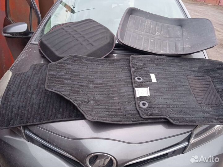 Автомобильные коврики текстильные