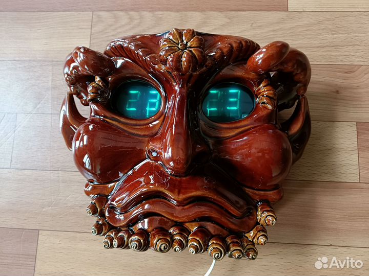 Продам часы электронные настенные