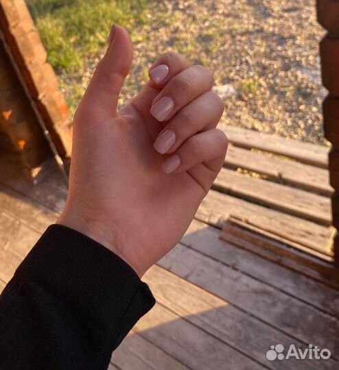 Модель на маникюр